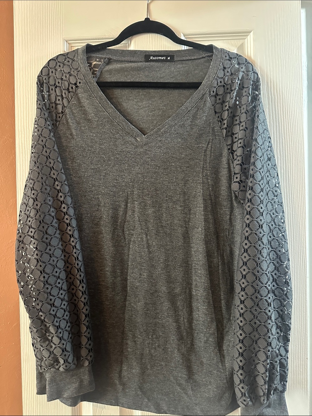 Automet XL Charcoal Gray V‑Neck Lace Sleeve Long Sleeve Top
